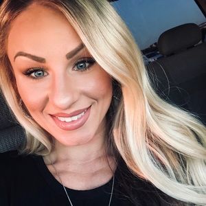 Meet your Posher, Christine